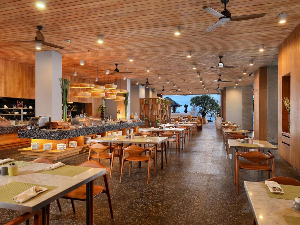 Maya Sanur Resort & Spa Exterior foto The restaurant at the resort