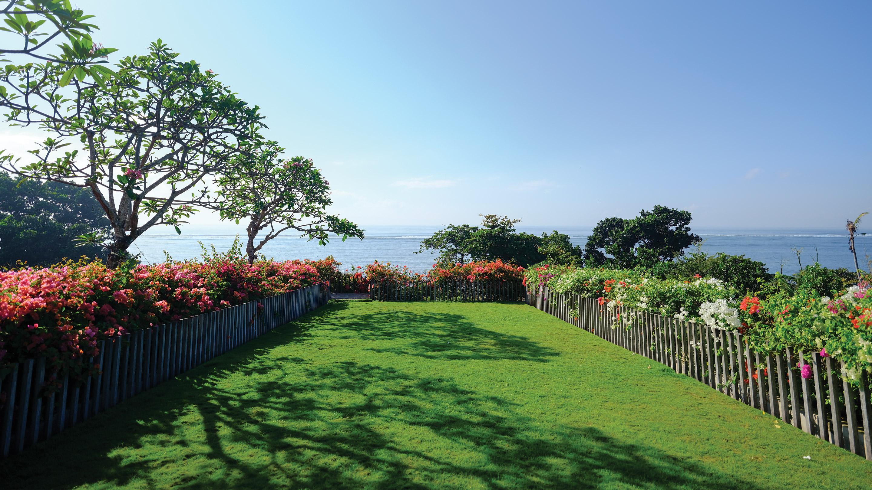 Maya Sanur Resort & Spa Exterior foto The Rose Garden at the Cape of Good Hope